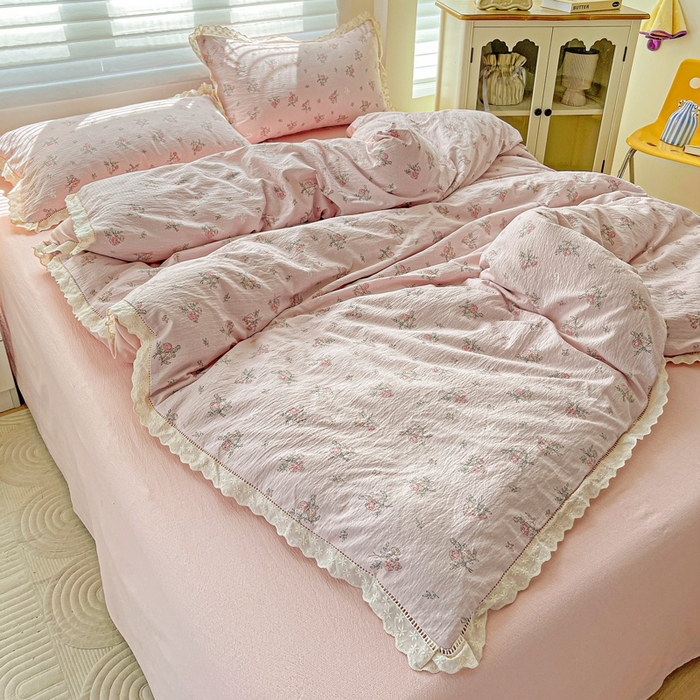 91家纺网 家纺一手货源 找家纺 金梦拉家纺 2025新款提花纱布皱皱纱四件套（全棉镂空花边款） 镂空花边-花颜