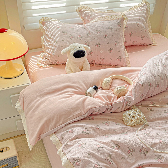 91家纺网 家纺一手货源 找家纺 金梦拉家纺 2025新款提花纱布皱皱纱四件套（全棉镂空花边款） 镂空花边-花颜