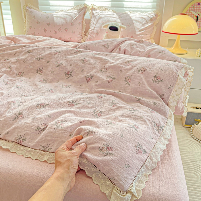 91家纺网 家纺一手货源 找家纺 金梦拉家纺 2025新款提花纱布皱皱纱四件套（全棉镂空花边款） 镂空花边-花颜