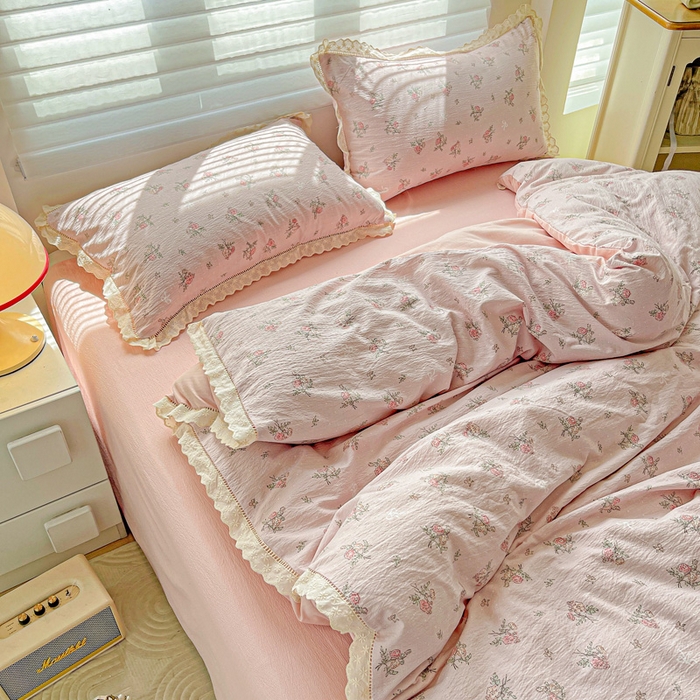 91家纺网 家纺一手货源 找家纺 金梦拉家纺 2025新款提花纱布皱皱纱四件套（全棉镂空花边款） 镂空花边-花颜