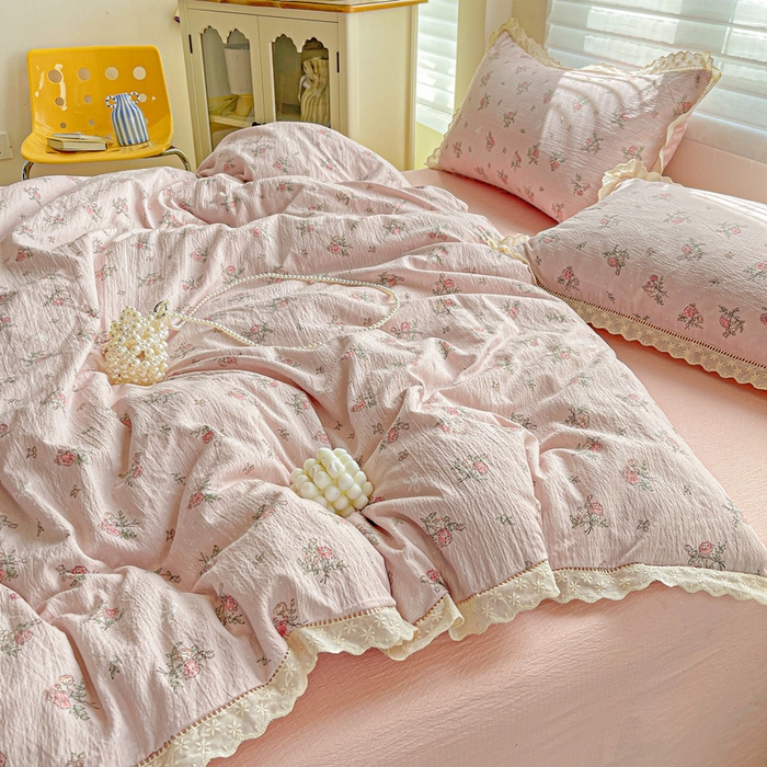 91家纺网 家纺一手货源 找家纺 金梦拉家纺 2025新款提花纱布皱皱纱四件套（全棉镂空花边款） 镂空花边-花颜