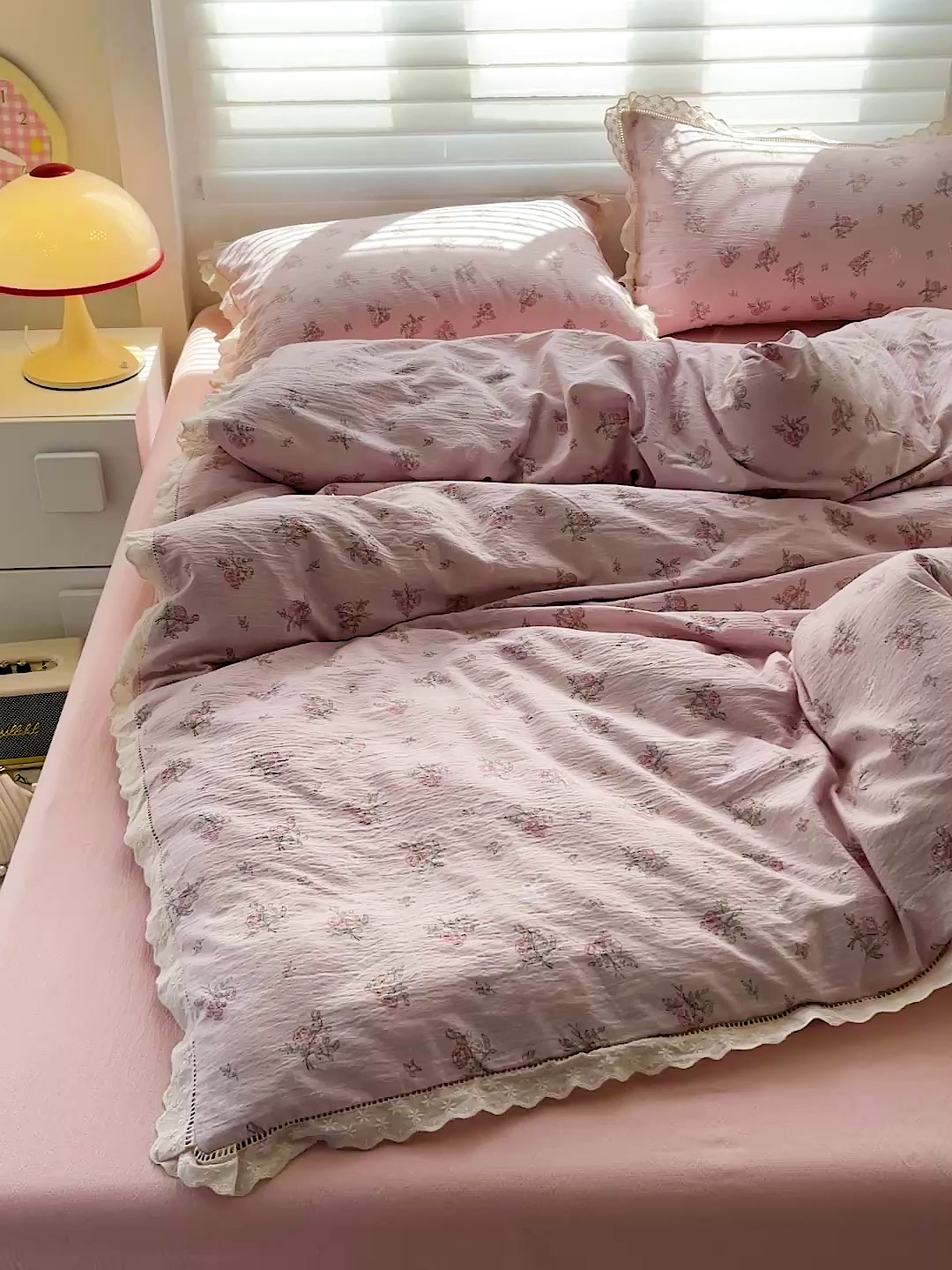 91家纺网 家纺一手货源 找家纺 金梦拉家纺 2025新款提花纱布皱皱纱四件套（全棉镂空花边款） 镂空花边-花颜