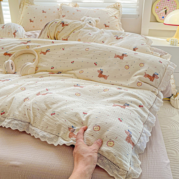 91家纺网 家纺一手货源 找家纺 金梦拉家纺 2025新款提花纱布皱皱纱四件套（全棉镂空花边款） 镂空花边-快乐狗