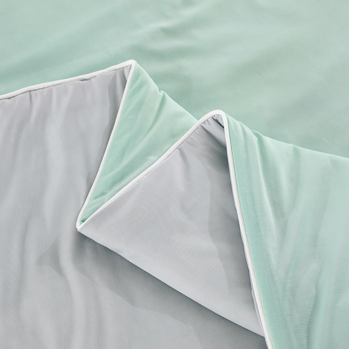 91家纺网 家纺一手货源 找家纺 世爵2025新款氨纶纯色凉感丝夏被被子被芯变凉空调被 薄荷绿拼灰