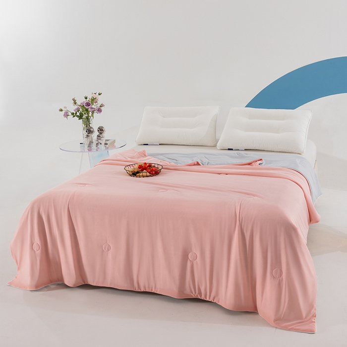 91家纺网 家纺一手货源 找家纺 世爵2025新款氨纶纯色凉感丝夏被被子被芯变凉空调被 粉黛玉拼灰