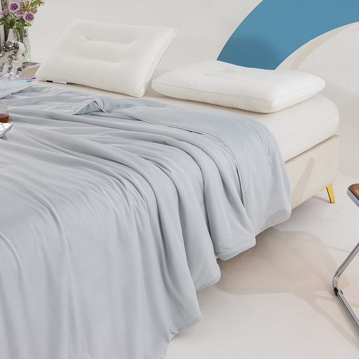 91家纺网 家纺一手货源 找家纺 世爵2025新款氨纶纯色凉感丝夏被被子被芯变凉空调被 高级灰