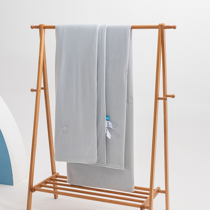 91家纺网 家纺一手货源 找家纺 世爵2025新款氨纶纯色凉感丝夏被被子被芯变凉空调被 高级灰