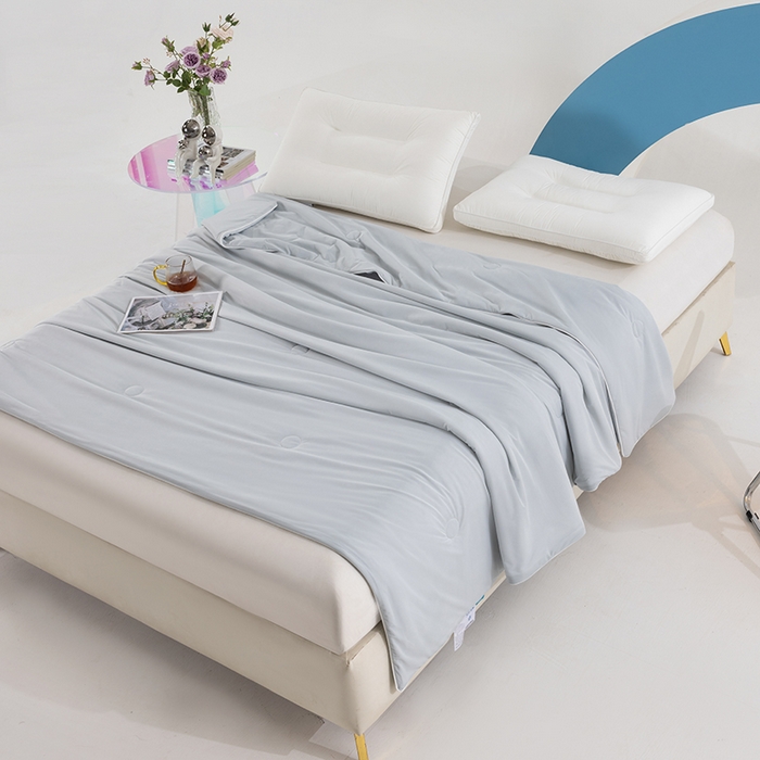 91家纺网 家纺一手货源 找家纺 世爵2025新款氨纶纯色凉感丝夏被被子被芯变凉空调被 高级灰