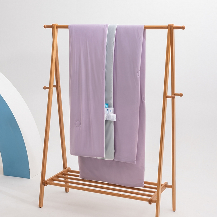 91家纺网 家纺一手货源 找家纺 世爵2025新款氨纶纯色凉感丝夏被被子被芯变凉空调被 梦幻紫拼灰