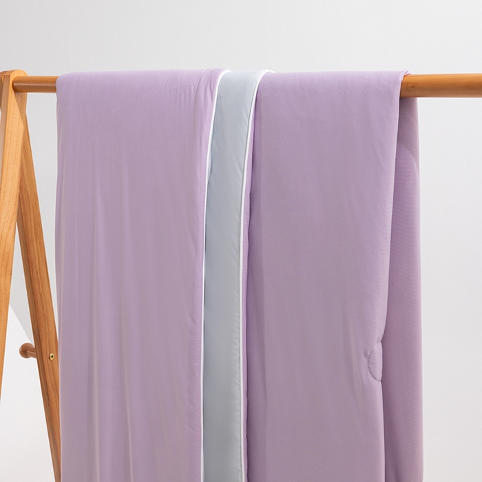 91家纺网 家纺一手货源 找家纺 世爵2025新款氨纶纯色凉感丝夏被被子被芯变凉空调被 梦幻紫拼灰