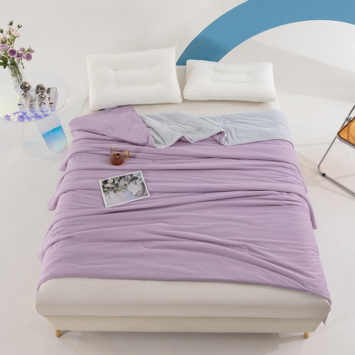 91家纺网 家纺一手货源 找家纺 世爵2025新款氨纶纯色凉感丝夏被被子被芯变凉空调被 梦幻紫拼灰