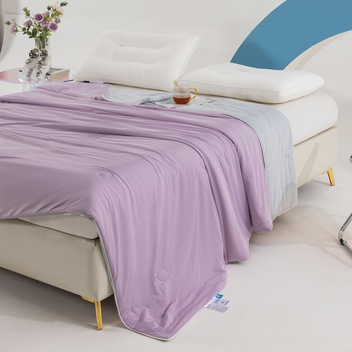 91家纺网 家纺一手货源 找家纺 世爵2025新款氨纶纯色凉感丝夏被被子被芯变凉空调被 梦幻紫拼灰