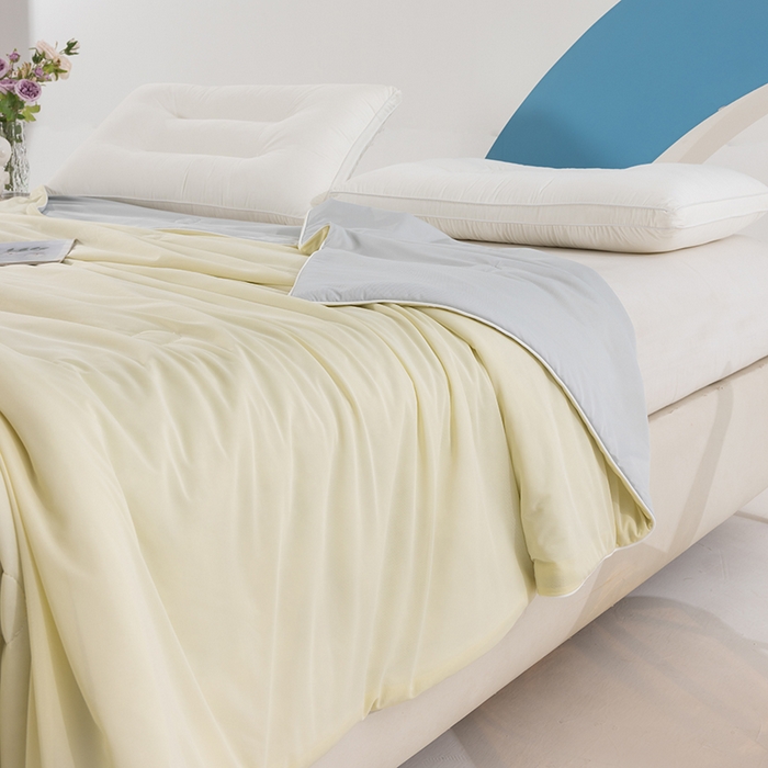 91家纺网 家纺一手货源 找家纺 世爵2025新款氨纶纯色凉感丝夏被被子被芯变凉空调被 柠檬黄拼灰