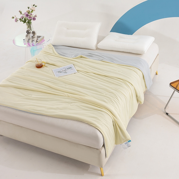 91家纺网 家纺一手货源 找家纺 世爵2025新款氨纶纯色凉感丝夏被被子被芯变凉空调被 柠檬黄拼灰