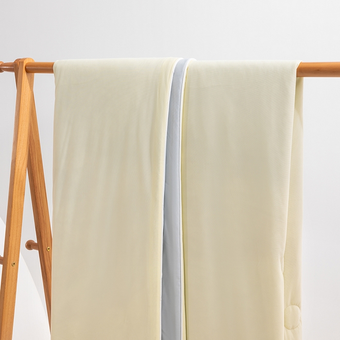 91家纺网 家纺一手货源 找家纺 世爵2025新款氨纶纯色凉感丝夏被被子被芯变凉空调被 柠檬黄拼灰