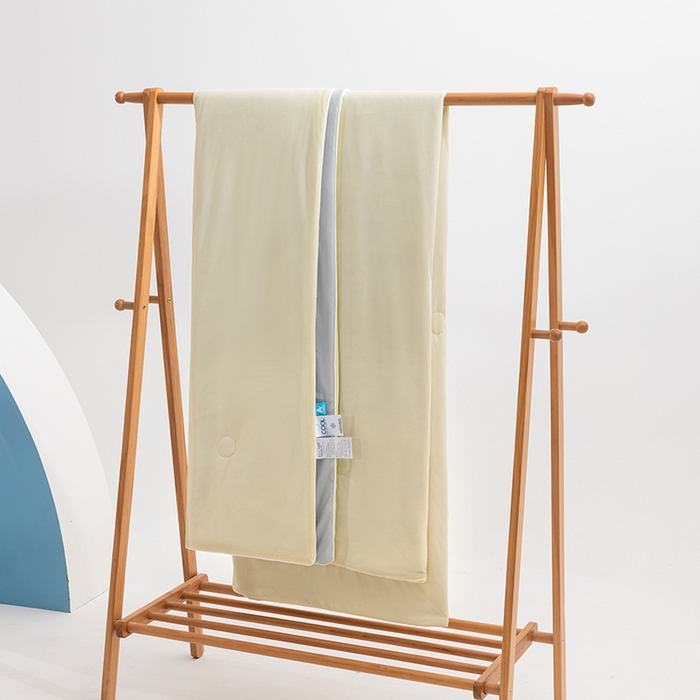 91家纺网 家纺一手货源 找家纺 世爵2025新款氨纶纯色凉感丝夏被被子被芯变凉空调被 柠檬黄拼灰