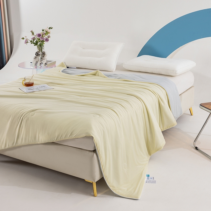 91家纺网 家纺一手货源 找家纺 世爵2025新款氨纶纯色凉感丝夏被被子被芯变凉空调被 柠檬黄拼灰