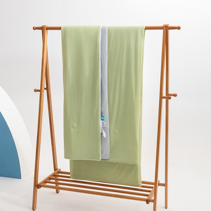 91家纺网 家纺一手货源 找家纺 世爵2025新款氨纶纯色凉感丝夏被被子被芯变凉空调被 糖果绿拼灰