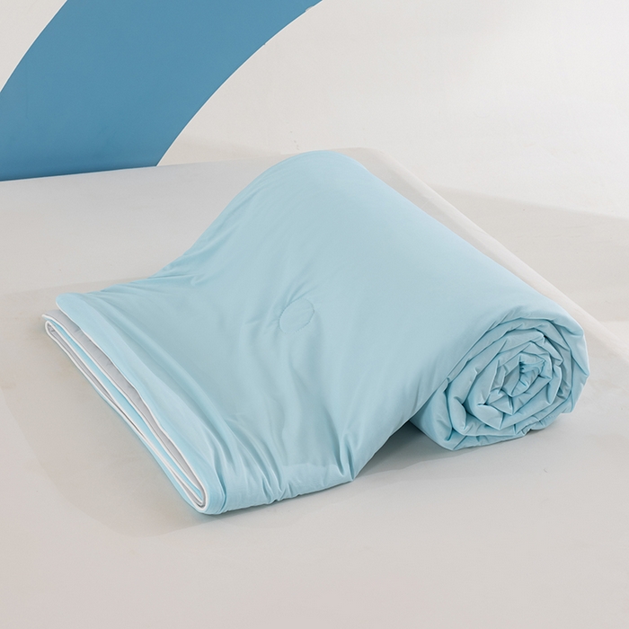 91家纺网 家纺一手货源 找家纺 世爵2025新款氨纶纯色凉感丝夏被被子被芯变凉空调被 天空蓝拼灰