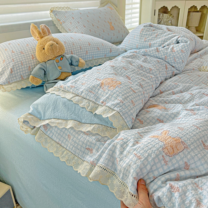 91家纺网 家纺一手货源 找家纺 金梦拉家纺 2025新款提花纱布皱皱纱四件套（全棉镂空花边款） 镂空花边-萌萌兔