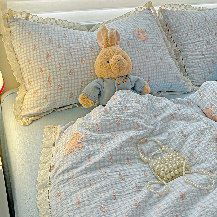 91家纺网 家纺一手货源 找家纺 金梦拉家纺 2025新款提花纱布皱皱纱四件套（全棉镂空花边款） 镂空花边-萌萌兔