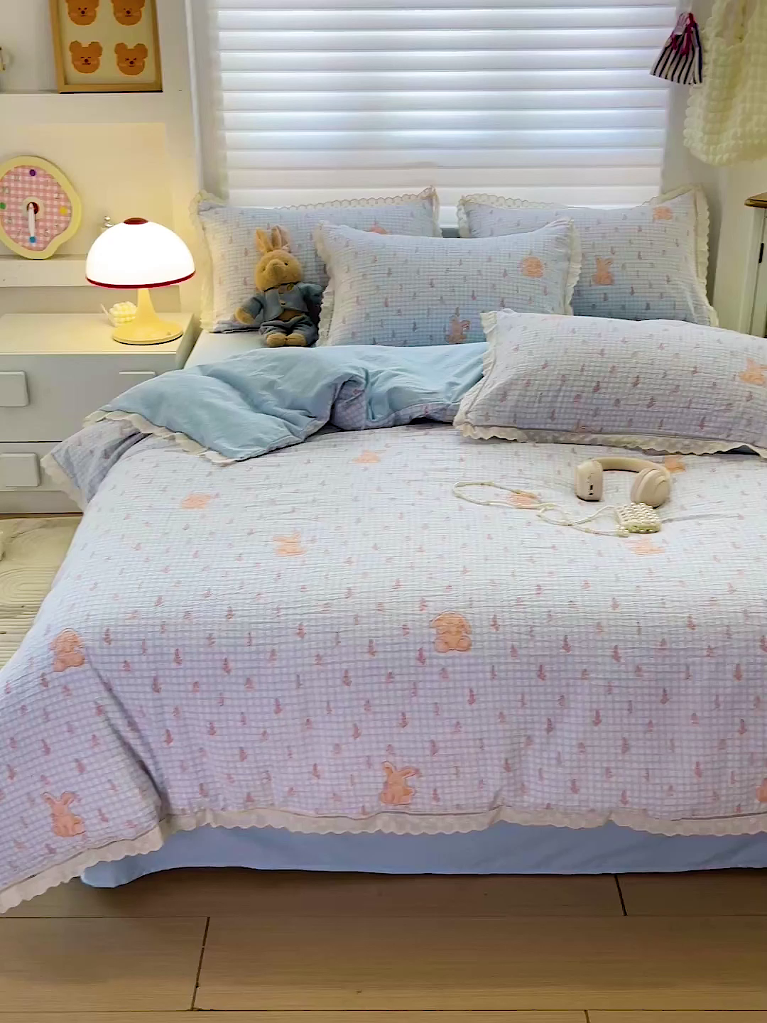 91家纺网 家纺一手货源 找家纺 金梦拉家纺 2025新款提花纱布皱皱纱四件套（全棉镂空花边款） 镂空花边-萌萌兔