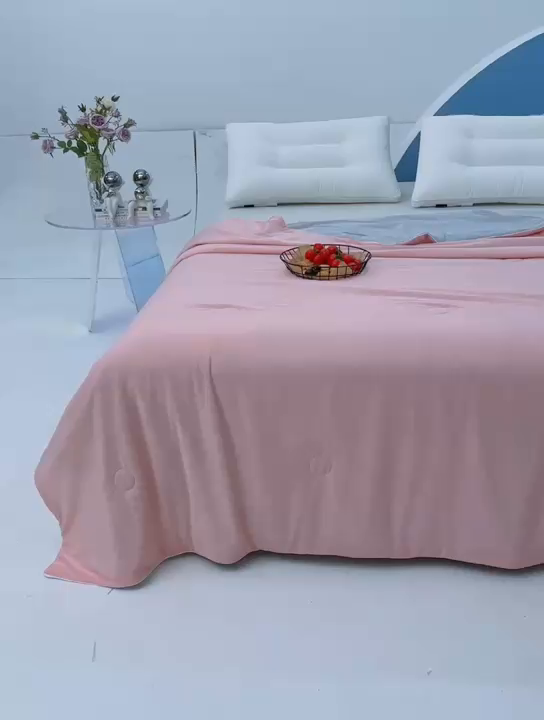 91家纺网 家纺一手货源 找家纺 世爵2025新款氨纶纯色凉感丝夏被被子被芯变凉空调被 粉黛玉拼灰