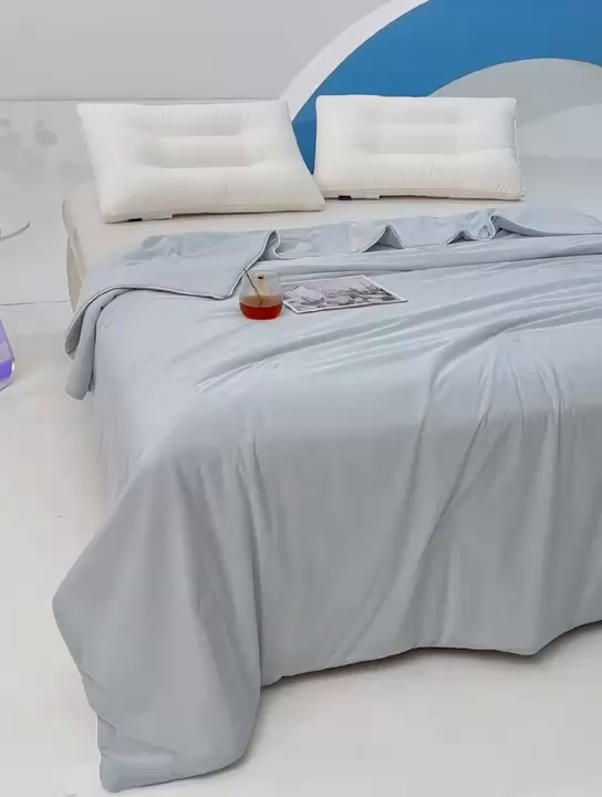 91家纺网 家纺一手货源 找家纺 世爵2025新款氨纶纯色凉感丝夏被被子被芯变凉空调被 高级灰