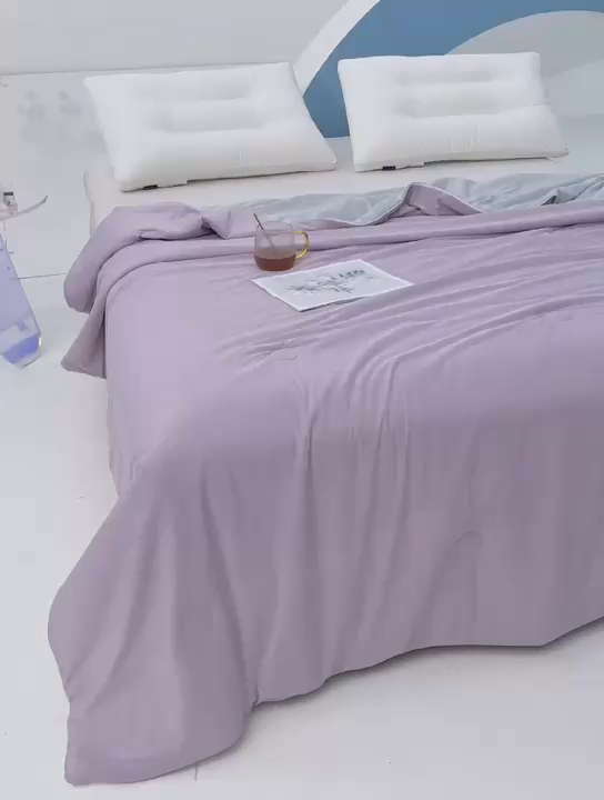 91家纺网 家纺一手货源 找家纺 世爵2025新款氨纶纯色凉感丝夏被被子被芯变凉空调被 梦幻紫拼灰
