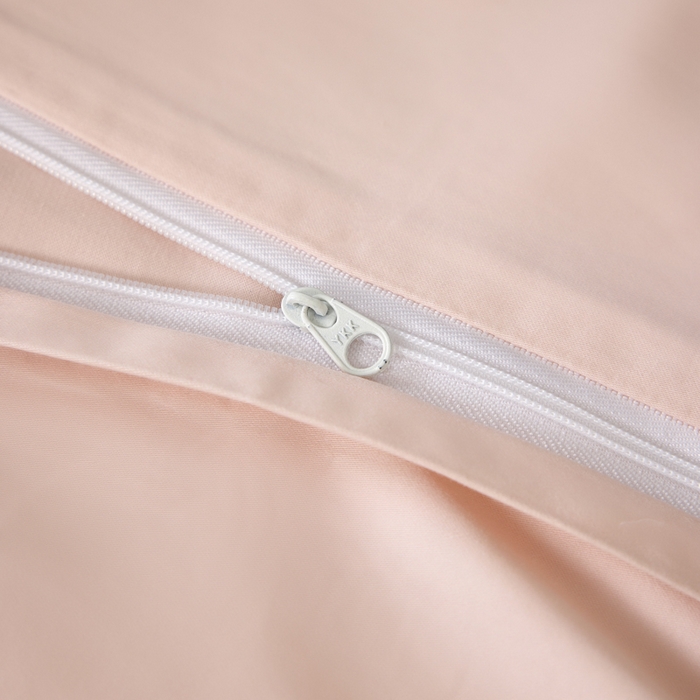 91家纺网 家纺一手货源 找家纺 丞音家纺 2025新款A类纯色高档礼盒包装双股高支蜜贡缎100s长绒棉四件套纯棉被套床单 洛克-碧空蓝拼粉