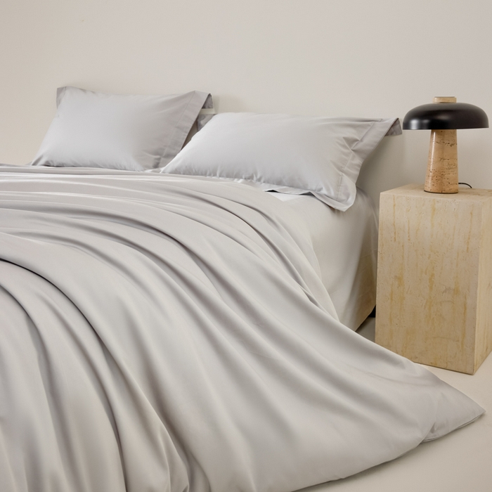 91家纺网 家纺一手货源 找家纺 丞音家纺 2025新款A类纯色高档礼盒包装双股高支蜜贡缎100s长绒棉四件套纯棉被套床单 洛克-太空灰