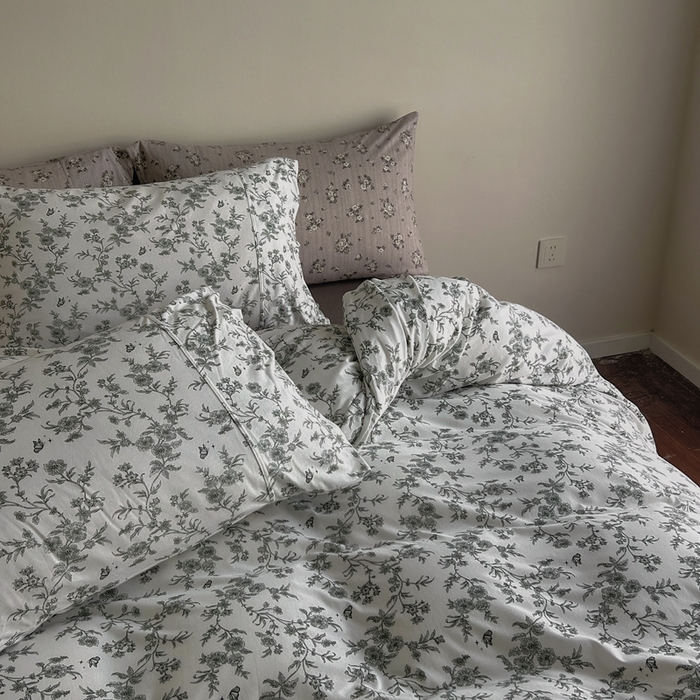 91家纺网 家纺一手货源 找家纺 梦可莱家居 2025春夏新款全棉纯棉针织棉印花四件套 白底蝶恋花