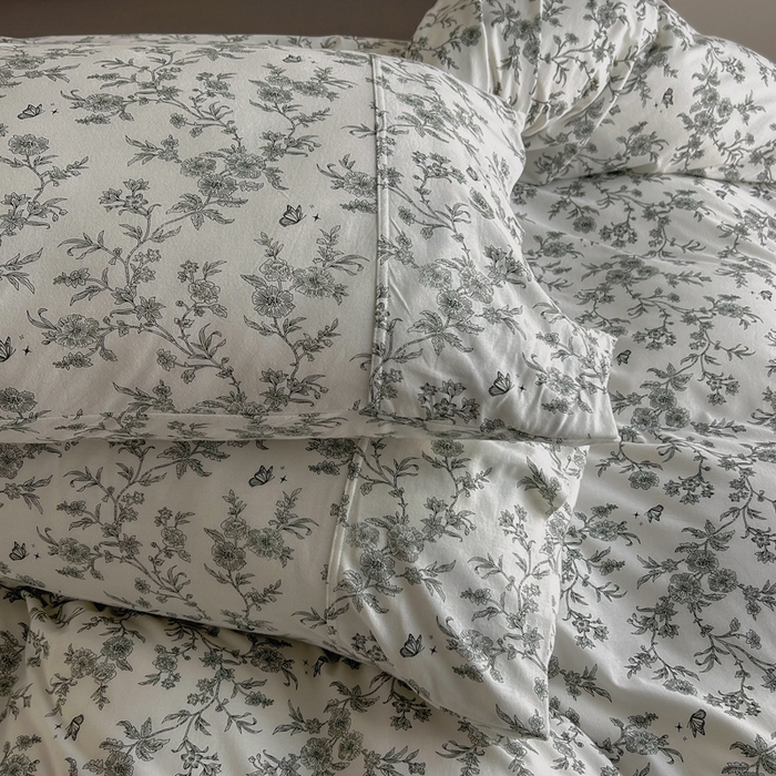 91家纺网 家纺一手货源 找家纺 梦可莱家居 2025春夏新款全棉纯棉针织棉印花四件套 白底蝶恋花