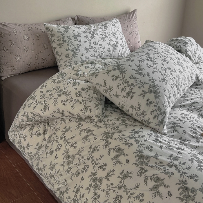 91家纺网 家纺一手货源 找家纺 梦可莱家居 2025春夏新款全棉纯棉针织棉印花四件套 白底蝶恋花