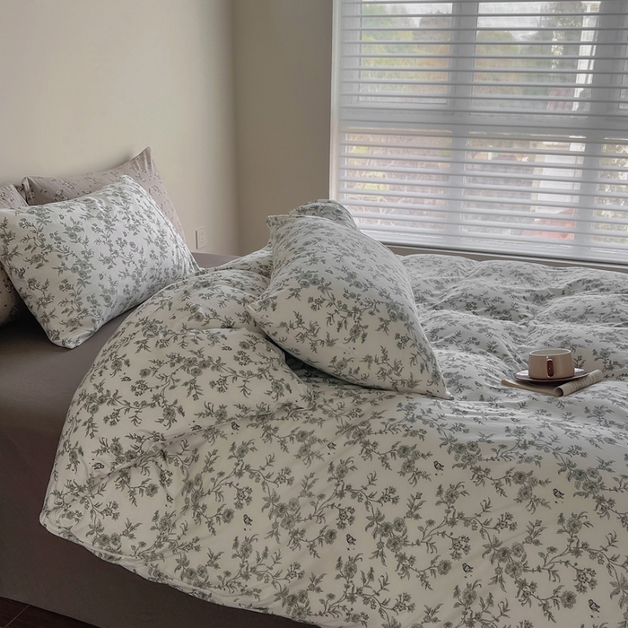 91家纺网 家纺一手货源 找家纺 梦可莱家居 2025春夏新款全棉纯棉针织棉印花四件套 白底蝶恋花