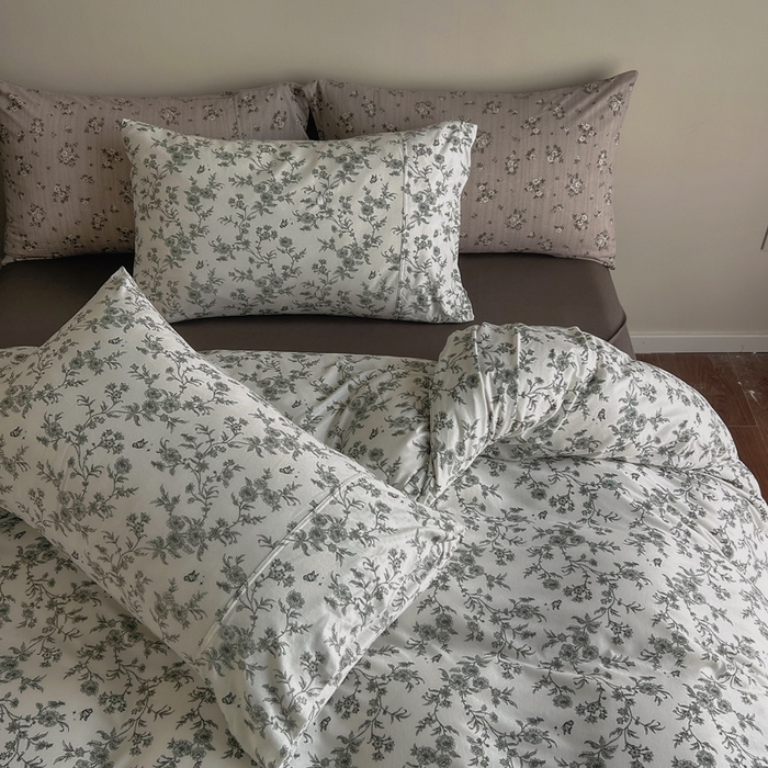 91家纺网 家纺一手货源 找家纺 梦可莱家居 2025春夏新款全棉纯棉针织棉印花四件套 白底蝶恋花