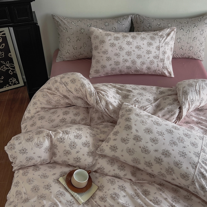 91家纺网 家纺一手货源 找家纺 梦可莱家居 2025春夏新款全棉纯棉针织棉印花四件套 粉底蝴蝶和结