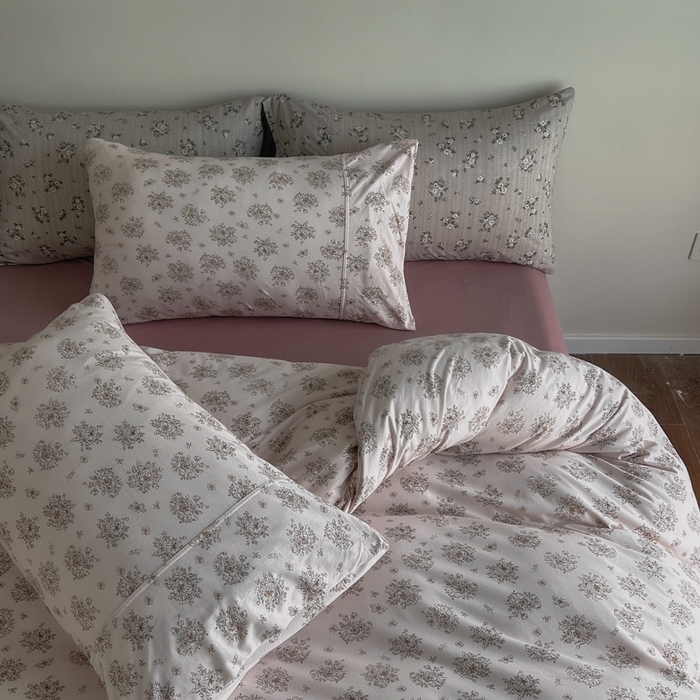 91家纺网 家纺一手货源 找家纺 梦可莱家居 2025春夏新款全棉纯棉针织棉印花四件套 粉底蝴蝶和结