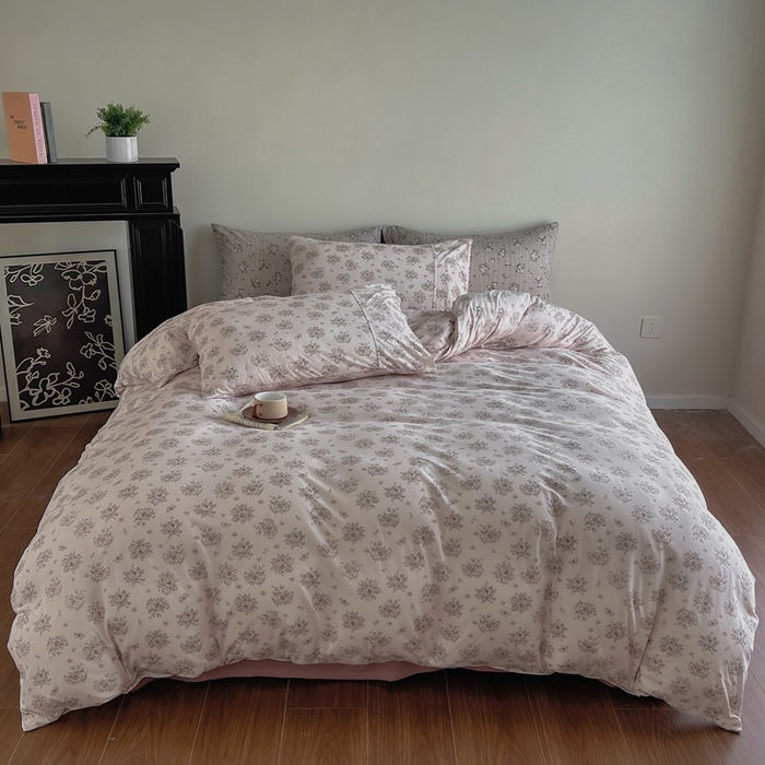 91家纺网 家纺一手货源 找家纺 梦可莱家居 2025春夏新款全棉纯棉针织棉印花四件套 粉底蝴蝶和结