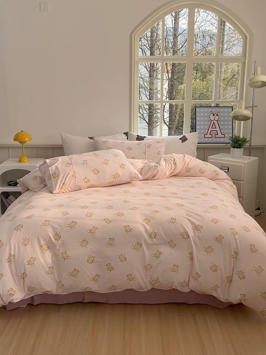 91家纺网 家纺一手货源 找家纺 梦可莱家居 2025春夏新款全棉纯棉针织棉印花四件套 粉底蝴蝶小熊