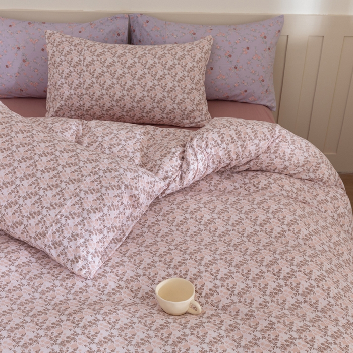 91家纺网 家纺一手货源 找家纺 梦可莱家居 2025春夏新款全棉纯棉针织棉印花四件套 粉底小苔花