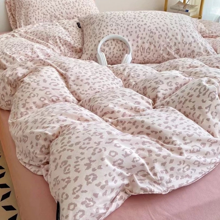 91家纺网 家纺一手货源 找家纺 梦可莱家居 2025春夏新款全棉纯棉针织棉印花四件套 粉咖云纹