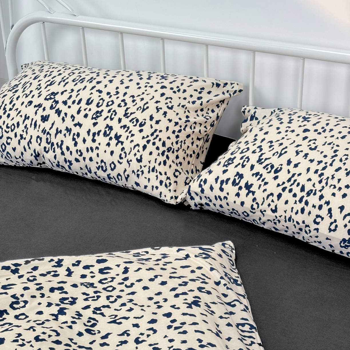 91家纺网 家纺一手货源 找家纺 梦可莱家居 2025春夏新款全棉纯棉针织棉印花四件套 黑白云纹