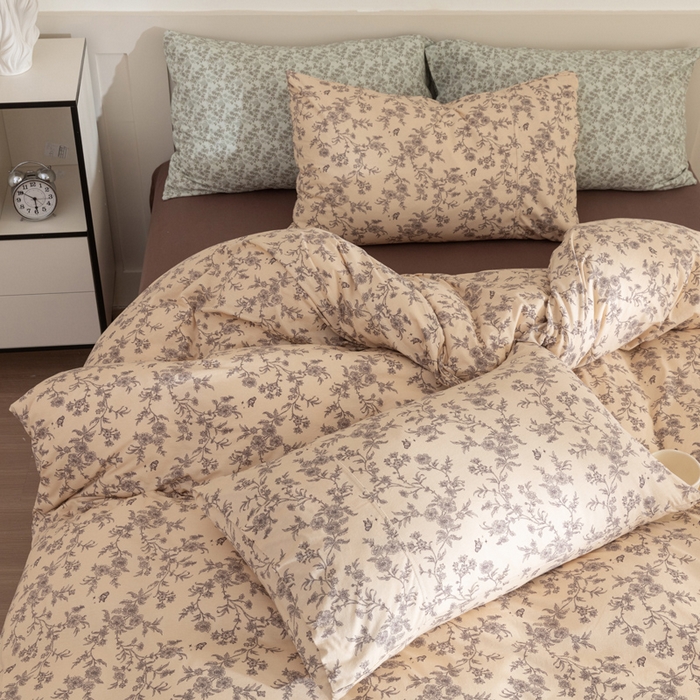 91家纺网 家纺一手货源 找家纺 梦可莱家居 2025春夏新款全棉纯棉针织棉印花四件套 黄底蝶恋花