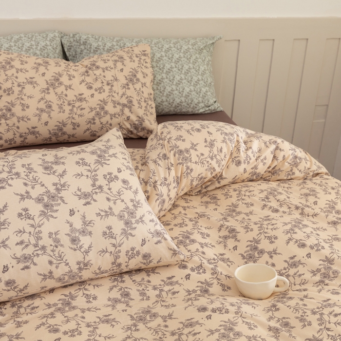 91家纺网 家纺一手货源 找家纺 梦可莱家居 2025春夏新款全棉纯棉针织棉印花四件套 黄底蝶恋花