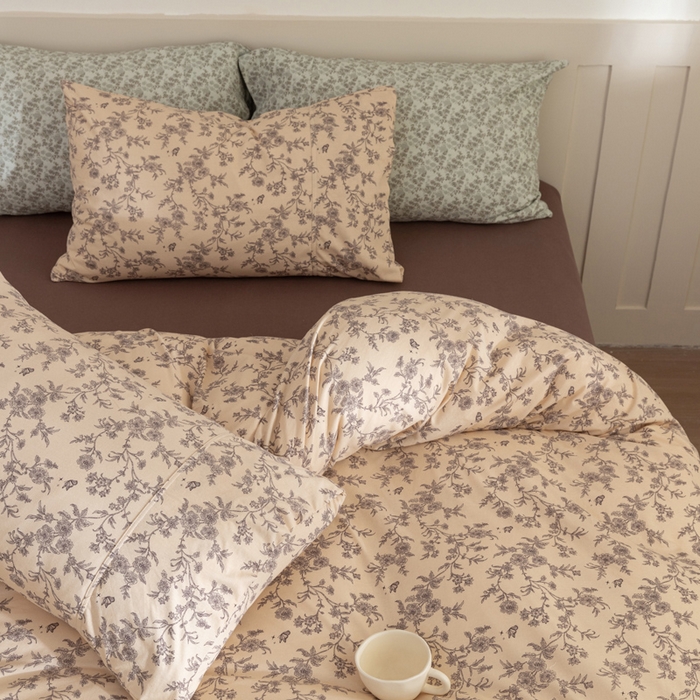 91家纺网 家纺一手货源 找家纺 梦可莱家居 2025春夏新款全棉纯棉针织棉印花四件套 黄底蝶恋花