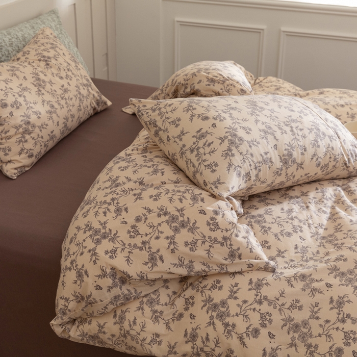 91家纺网 家纺一手货源 找家纺 梦可莱家居 2025春夏新款全棉纯棉针织棉印花四件套 黄底蝶恋花