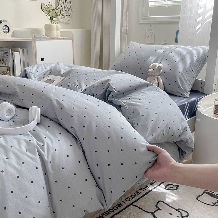 91家纺网 家纺一手货源 找家纺 梦可莱家居 2025春夏新款全棉纯棉针织棉印花四件套 灰底圆点