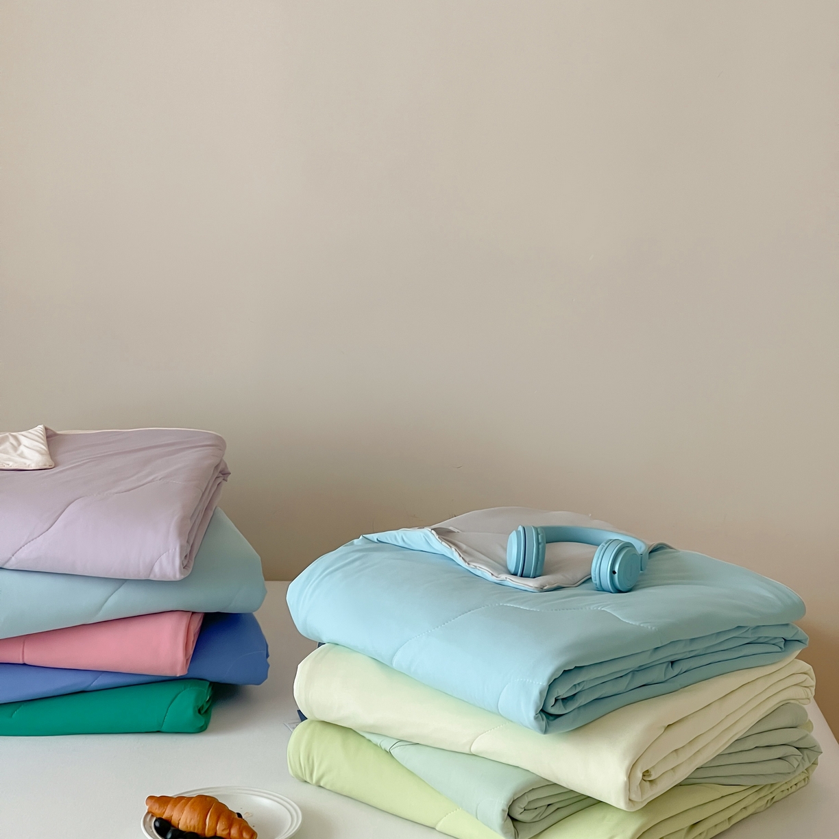 91家纺网 家纺一手货源 找家纺 觅糖家纺 2025春夏新款亲肤纯色雪糕夏被夏凉被空调被 组合图仅供展示