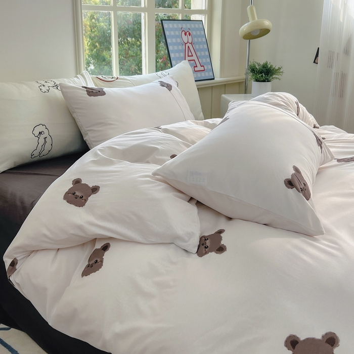 91家纺网 家纺一手货源 找家纺 梦可莱家居 2025春夏新款全棉纯棉针织棉印花四件套 咖啡熊